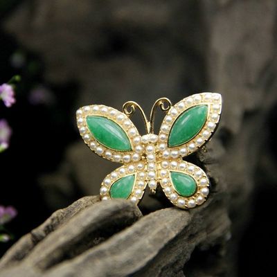 HOLY RIVER 鑲水晶馬來(lái)玉青金石胸針 復(fù)古與時(shí)尚的完美融合