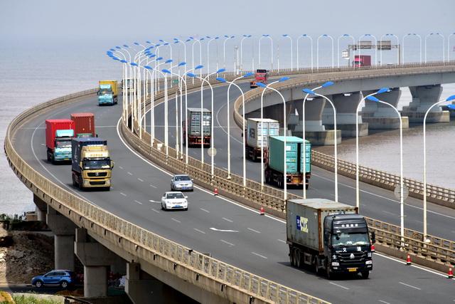 危險(xiǎn)貨物道路運(yùn)輸安全管理辦法出臺 取消掛靠經(jīng)營，筑牢安全防線